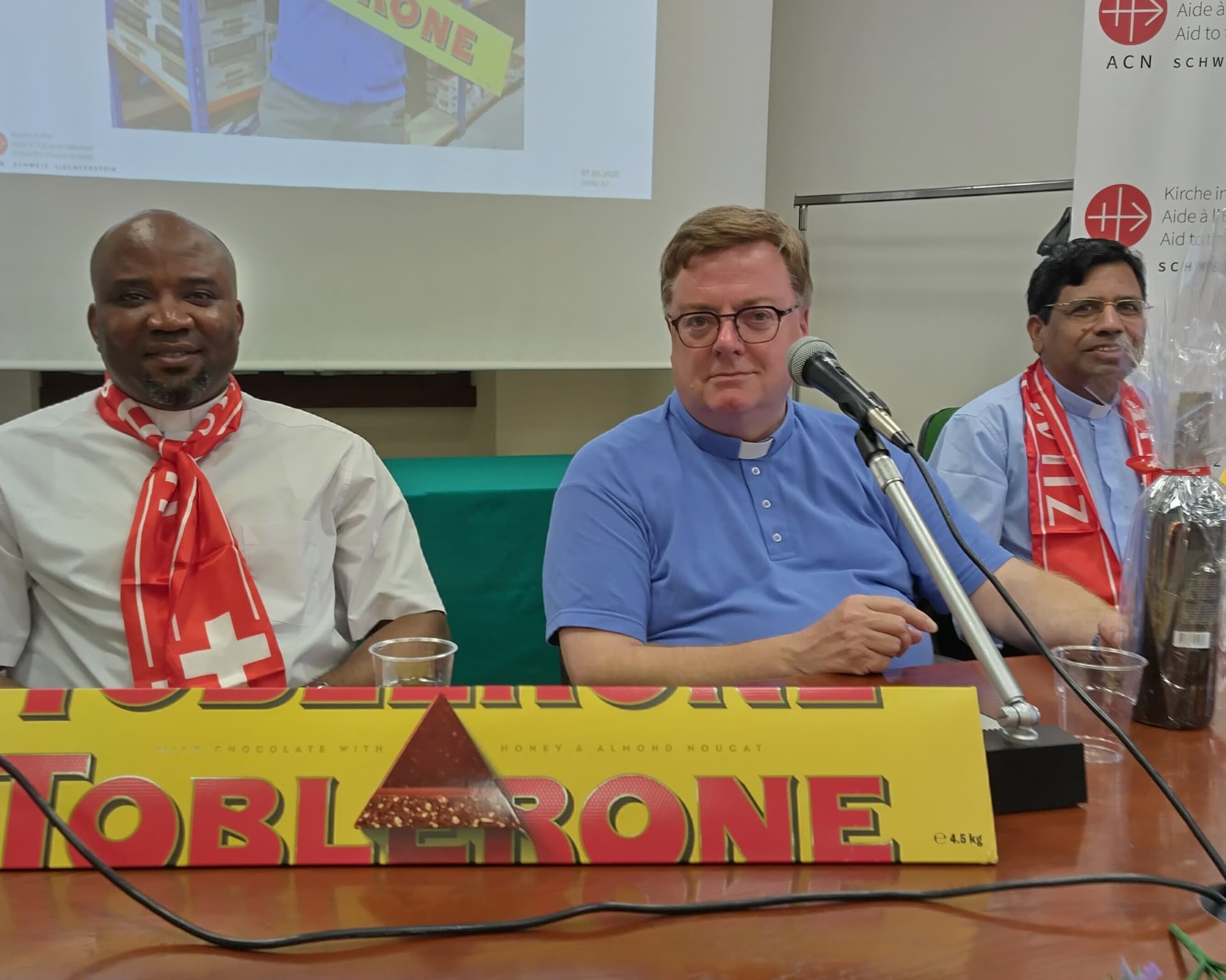 Impressionen der «Kirche in Not (ACN)»-Pilgerreise nach Rom (5.-11.05.2025) Nach der Podiumsdiskussion im Buonos Pastor in Rom. (Foto: ACN)