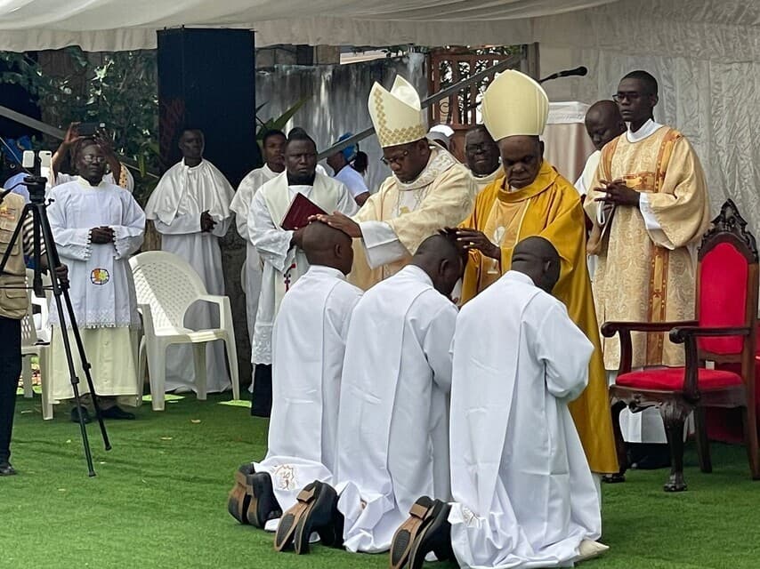 Mosambik: Seminaristen in Ausbildung (© ACN) Mosambik: Seminaristen in Ausbildung (© ACN)