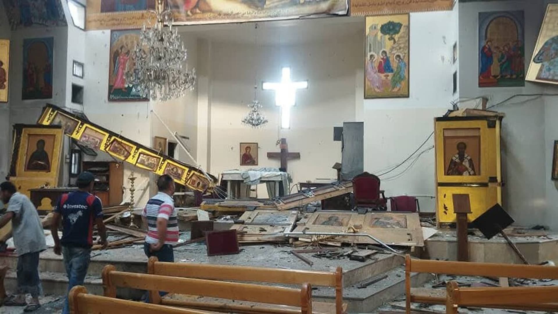 La chiesa di Mar Elias a Damasco dopo l'attentato suicida La chiesa di Mar Elias a Damasco dopo l'attentato suicida
