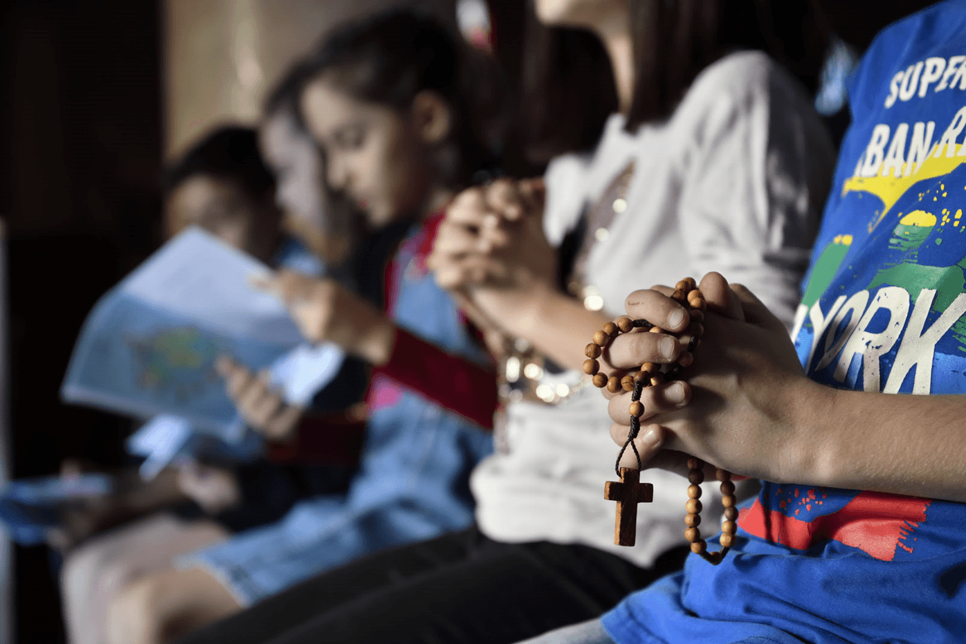 Bambini in Siria che pregano il Rosario (Foto: ACN) Bambini in Siria che pregano il Rosario (Foto: ACN)