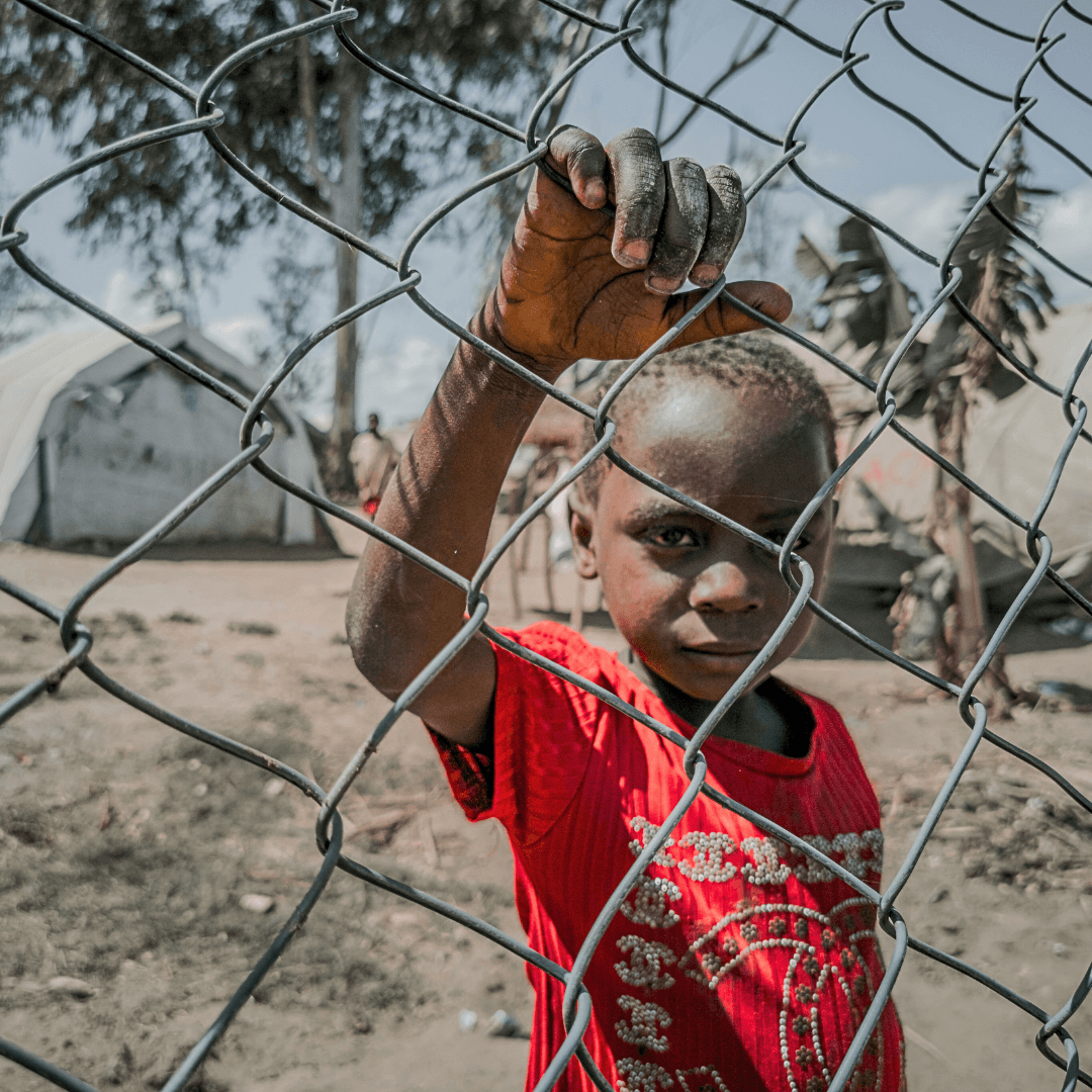Junge in einem Flüchtlingslager in Mosambik