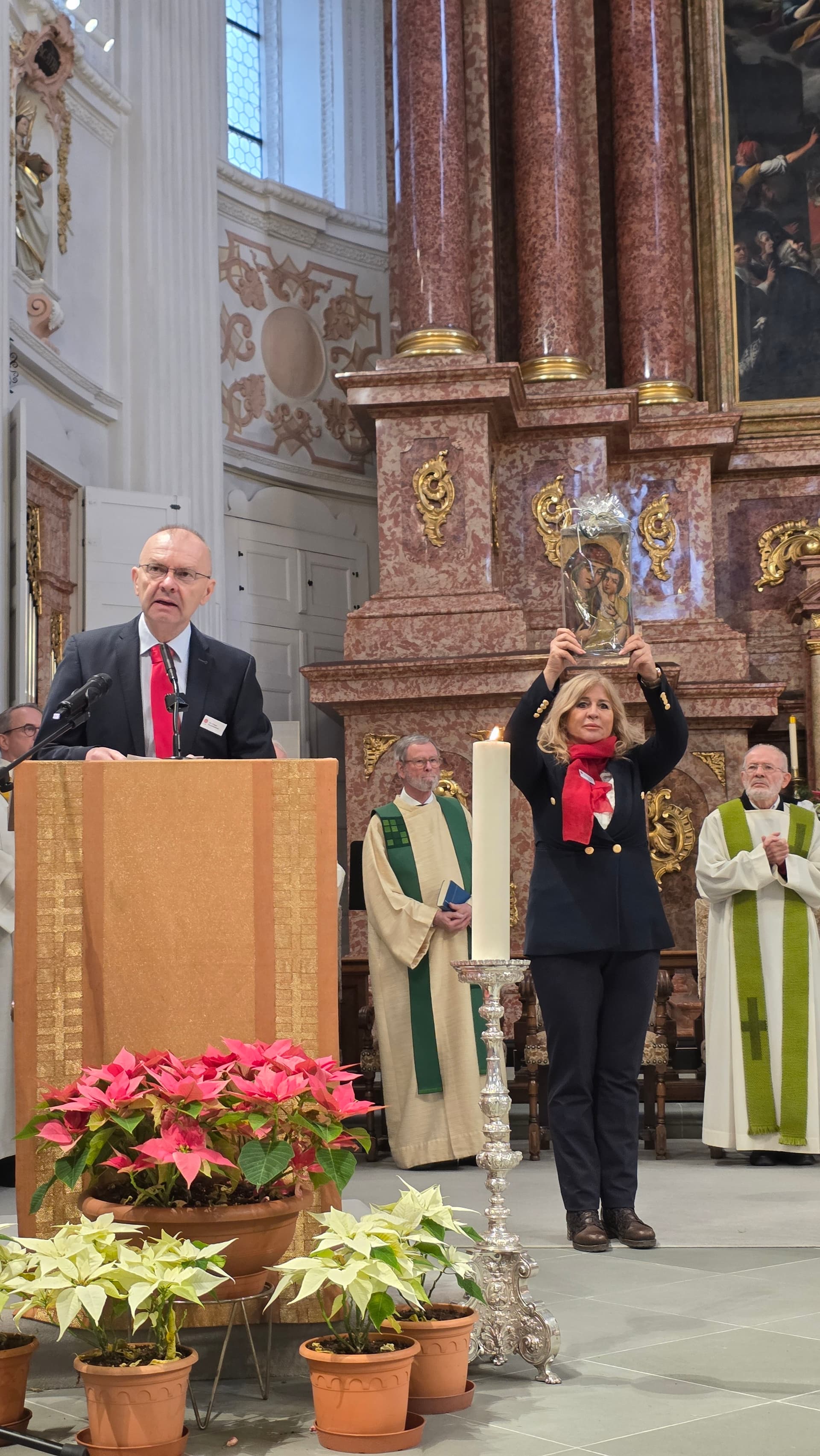 Jan Probst, Geschäftsführer danke dem Bischof für seinen Besuch. ©ACN