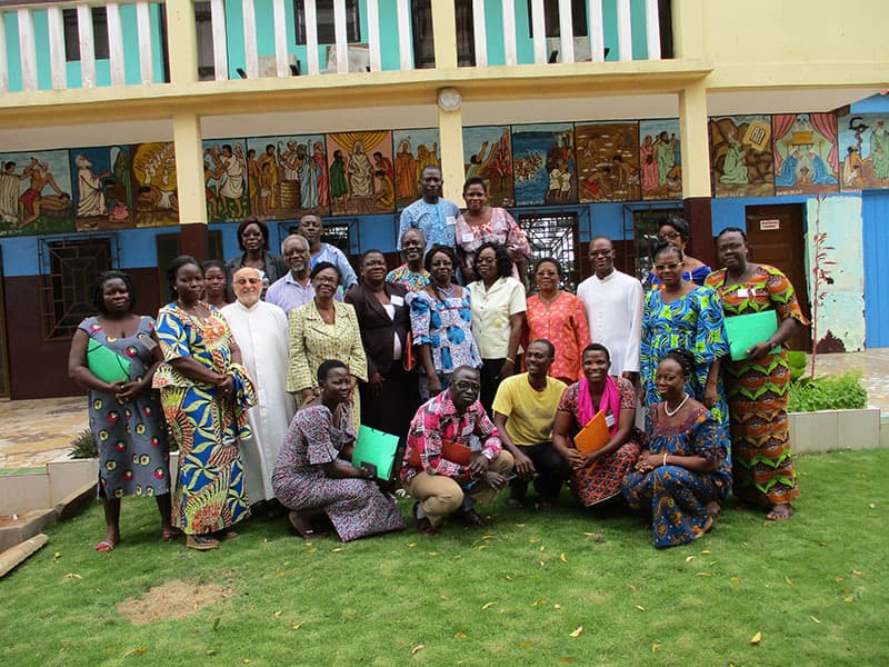Éducation et conseils familiaux pour les jeunes au Togo (Photo © ACN) Éducation et conseils familiaux pour les jeunes au Togo (Photo © ACN)