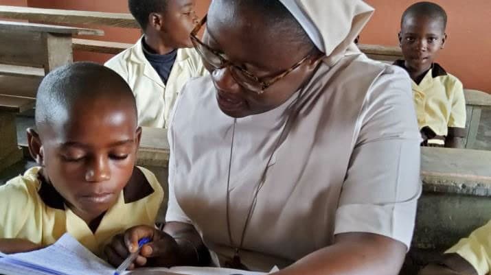 Le suore della diocesi di Kribi Le suore della diocesi di Kribi