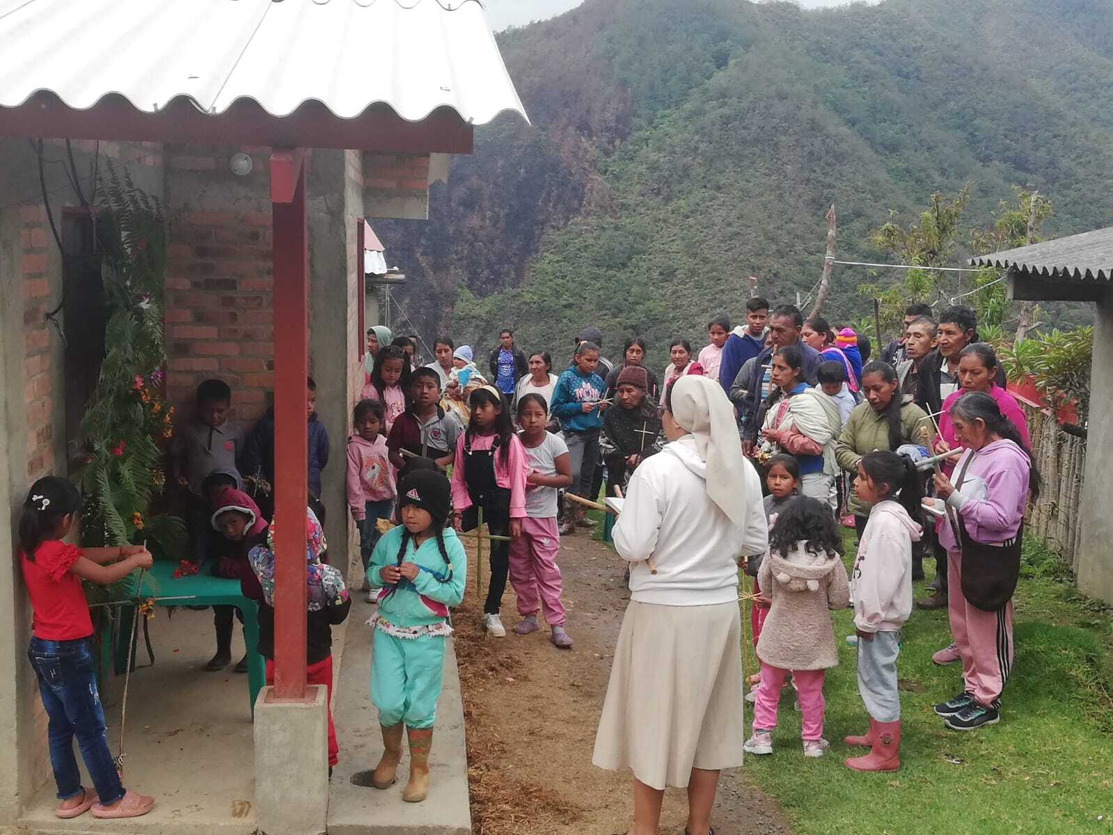 Célébration pendant la Semaine sainte (Photo : ACN) Célébration pendant la Semaine sainte (Photo : ACN)