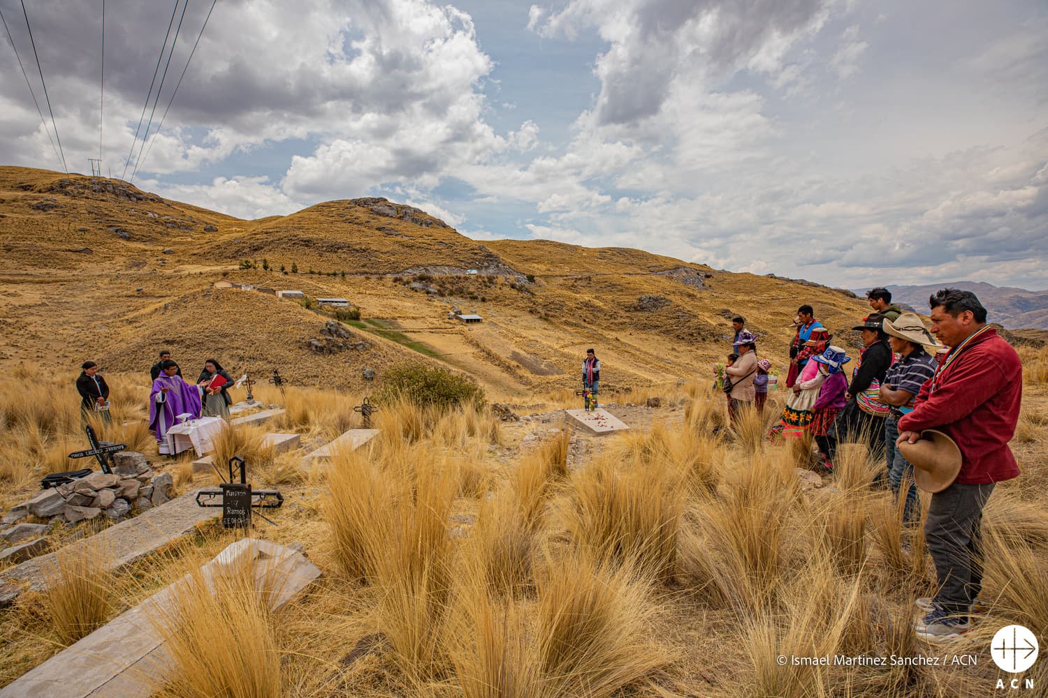 Gottesdienst in den Anden (Foto: Ismael Martínez Sánchez / ACN) Gottesdienst in den Anden (Foto: Ismael Martínez Sánchez / ACN)