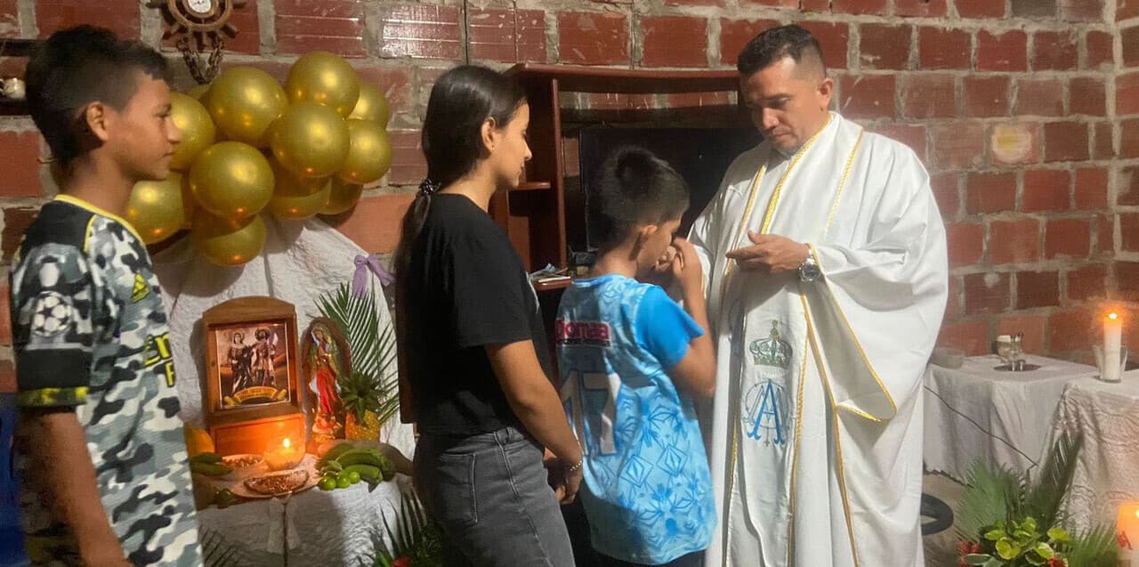 Kolumbien: Mess-Stipendien für Priester in verschiedenen Diözesen (© ACN) Kolumbien: Mess-Stipendien für Priester in verschiedenen Diözesen (© ACN)