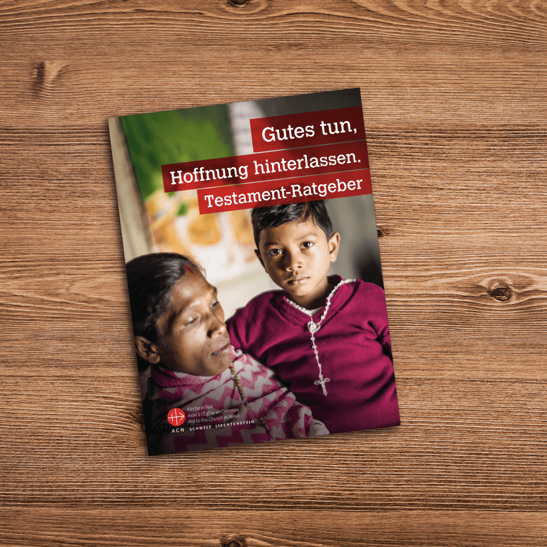 Testamentratgeber kostenlos bestellen | Legat oder Erbschaft für katholische Organisation hinterlassen